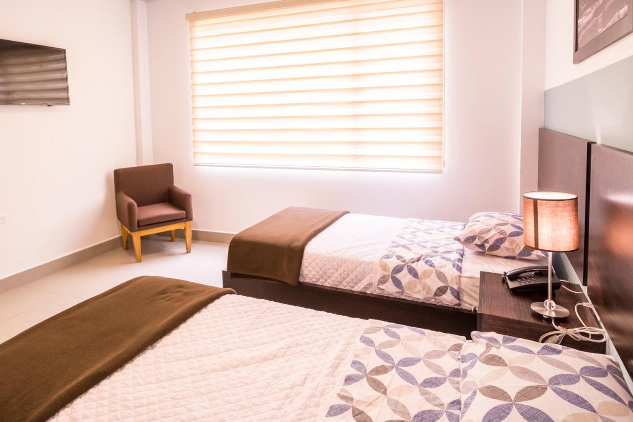 Zafra'S Hotel La Troncal المظهر الخارجي الصورة